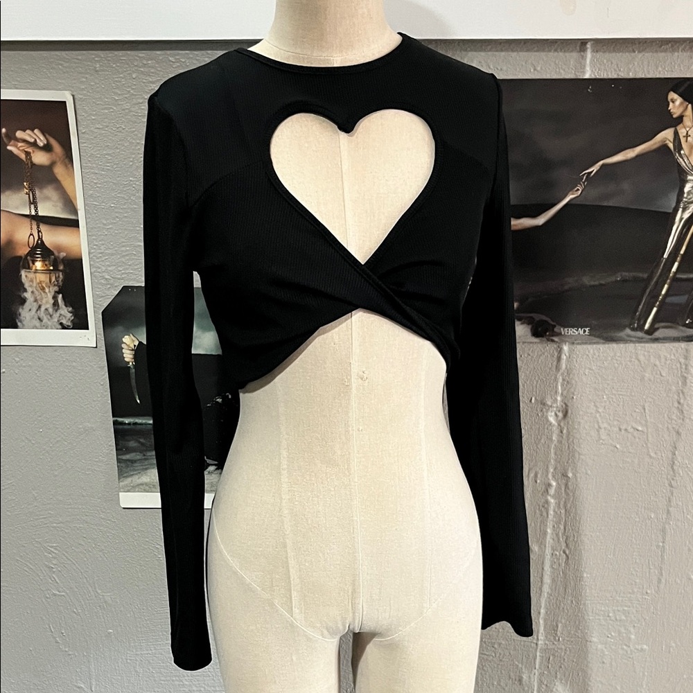 SHEIN Black Heart Cutout Crop Top